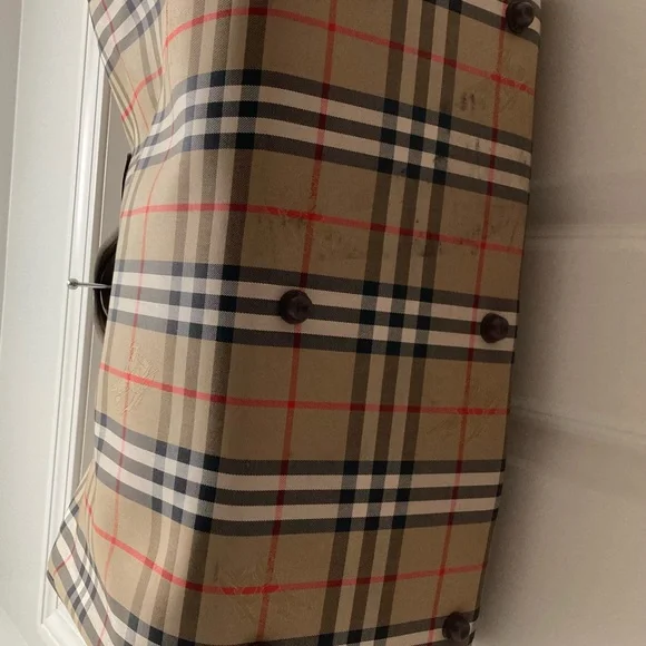 Burberrys Duffle Travel Bag - Picture 5 of 12